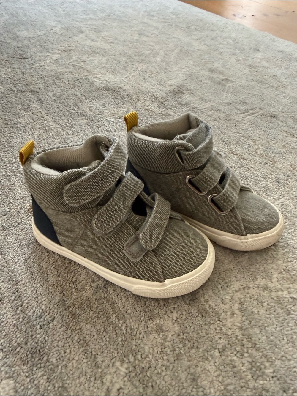 Cat & Jack Toddler Gray & Navy High-Top Velcro Sneaker Boots - Size 6